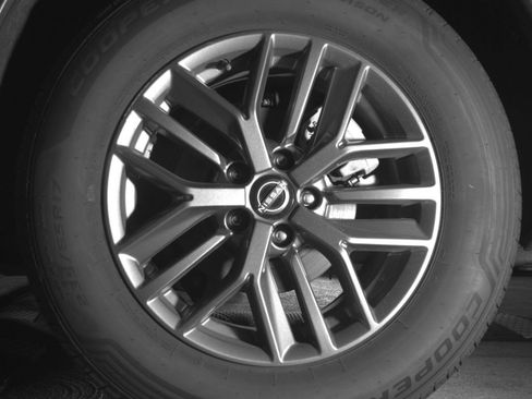 Used 2023 Nissan Rogue S AWD/4WD image 17