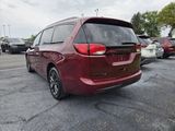Used 2020 Chrysler Pacifica Touring-L w/ Premium Audio Group image 4