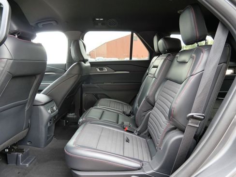 Certified 2025 Ford Explorer ST-Line w/ ST-Line Street Pack AWD/4WD image 10