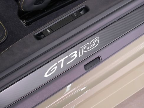 Used 2024 Porsche 911 GT3 RS RWD image 18