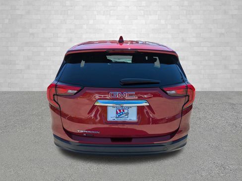 Used 2021 GMC Terrain SLE image 3