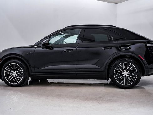 Certified 2025 Porsche Macan Electric image 2