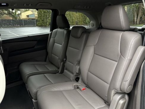Used 2015 Honda Odyssey Touring Elite image 29