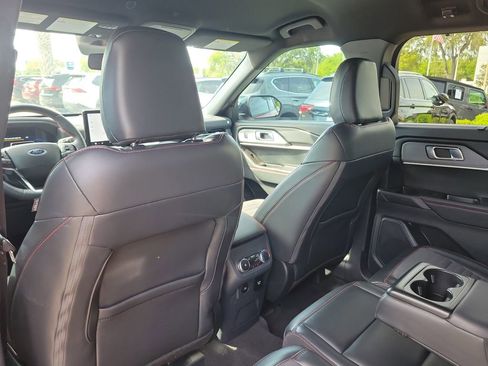 Used 2025 Ford Explorer ST-Line w/ Premium Package RWD image 12