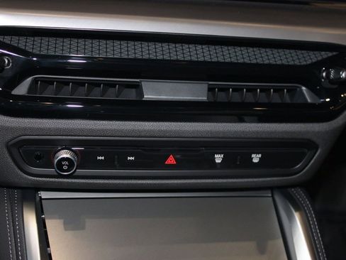 Used 2025 BMW 230i Coupe w/ M Sport Package image 16