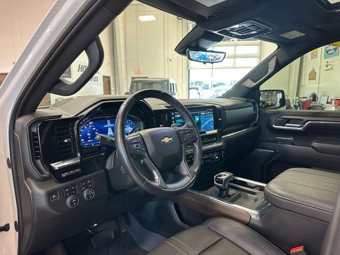 Used 2024 Chevrolet Silverado 1500 High Country image 17