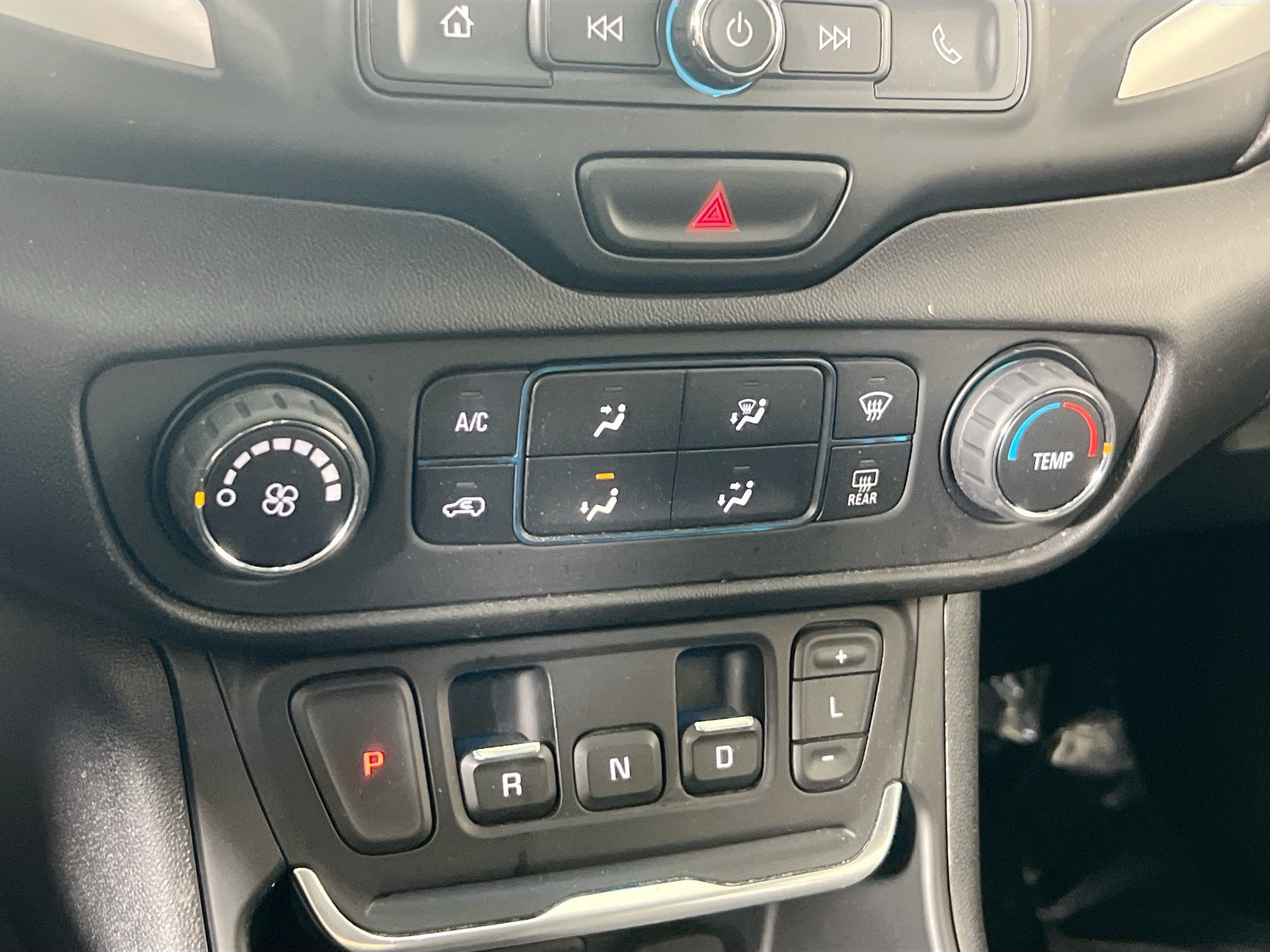 Used 2020 GMC Terrain SLE FWD image 15