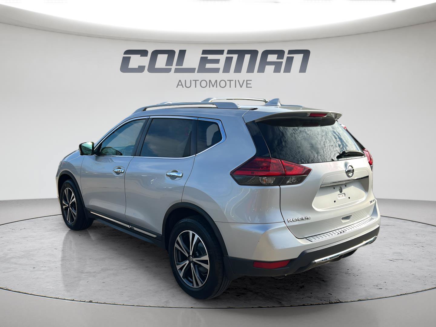 Used 2017 Nissan Rogue SL w/ SL Premium Package AWD/4WD image 4