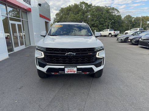 Used 2023 Chevrolet Tahoe Z71 w/ Luxury Package AWD/4WD image 3