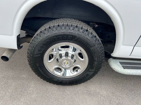 Used 2024 Chevrolet Express 2500 w/ Driver Convenience Package image 11