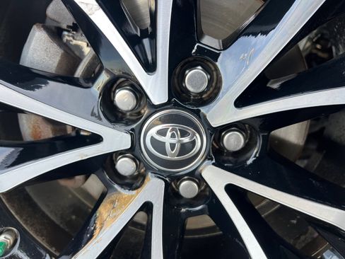 Used 2017 Toyota Corolla SE image 29