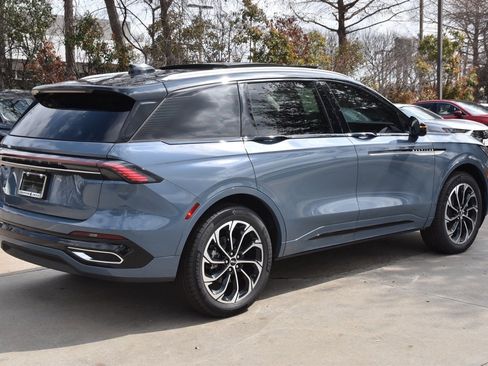 New 2026 Lincoln Nautilus Reserve image 13