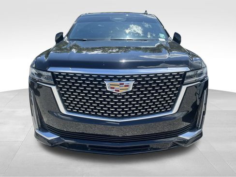 Used 2023 Cadillac Escalade Premium Luxury RWD image 2