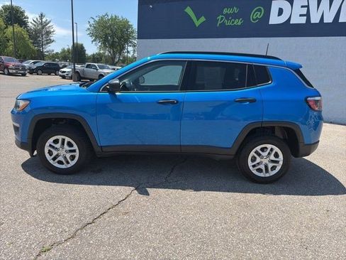 Used 2019 Jeep Compass Sport w/ Cold Weather Group AWD/4WD image 2