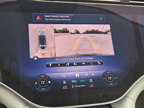 Used 2022 Mercedes-Benz EQS 450+ Sedan image 19