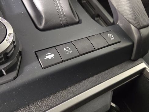 Used 2025 Toyota Tacoma Limited AWD/4WD image 26