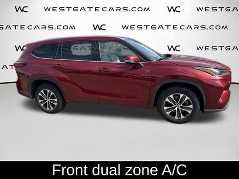 Used 2021 Toyota Highlander XLE FWD image 4