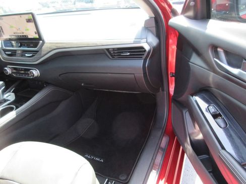 Used 2024 Nissan Altima 2.5 SL FWD image 18