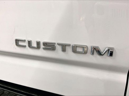 Used 2023 Chevrolet Silverado 2500 Custom w/ Custom Value Package image 9