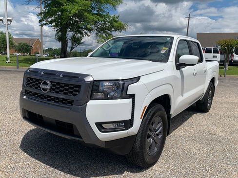 Used 2025 Nissan Frontier SV w/ SV Convenience Package RWD image 4