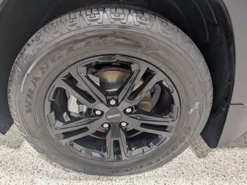 Used 2024 GMC Terrain AT4 w/ Tech Package image 10