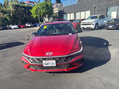 Used 2025 Hyundai Elantra Sport FWD image 9