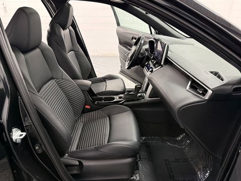 Used 2023 Toyota Corolla Cross XSE w/ Convenience Package image 15