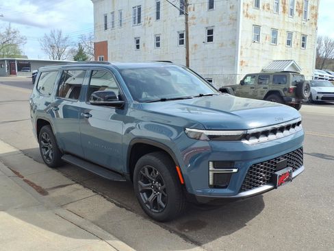New 2026 Jeep Grand Wagoneer Limited AWD/4WD image 4