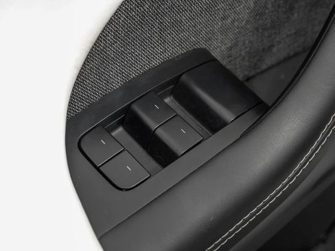 Used 2022 Tesla Model X AWD/4WD image 57