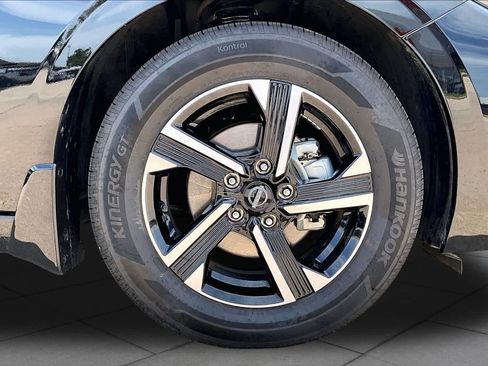 Certified 2025 Nissan Sentra SV w/ All-Weather Package FWD image 10
