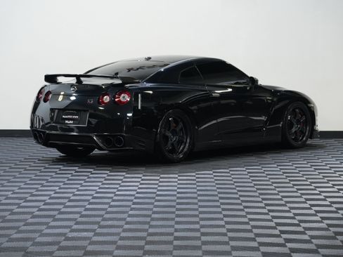 Used 2015 Nissan GT-R Black Edition AWD/4WD image 6