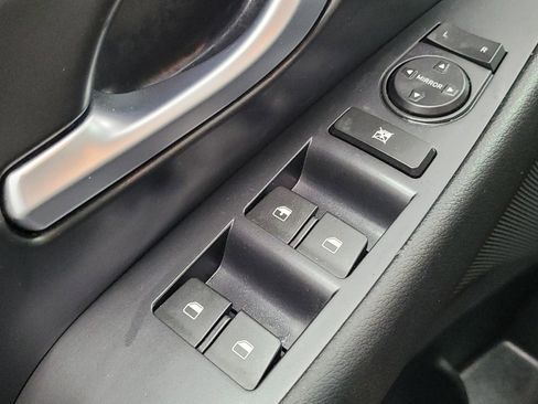 Used 2018 Hyundai Elantra GT image 27