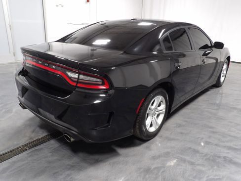 Used 2021 Dodge Charger SXT w/ Leather Interior Group RWD image 5