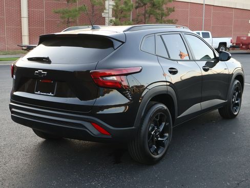 New 2026 Chevrolet Trax LT w/ Driver Confidence Package FWD image 24
