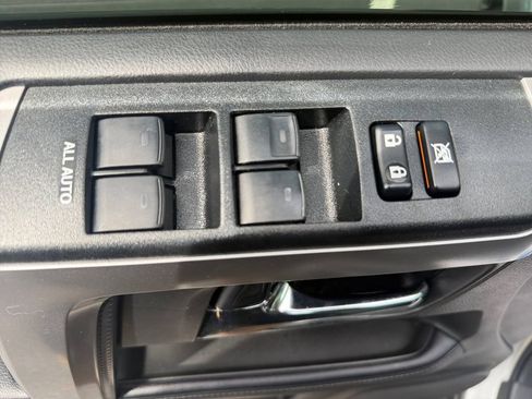 Used 2022 Toyota 4Runner SR5 Premium w/ Moonroof Package RWD image 28