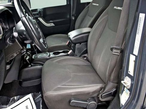 Used 2016 Jeep Wrangler Unlimited Rubicon w/ Connectivity Group AWD/4WD image 18