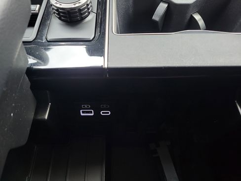 Used 2025 Toyota Tundra Limited image 29