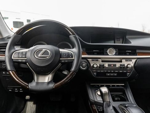 Used 2017 Lexus ES 350 w/ Luxury Package image 15