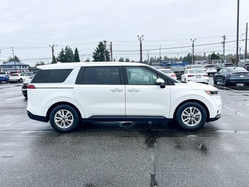 Certified 2024 Kia Carnival LX image 7