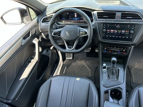 Used 2024 Volkswagen Tiguan SE R-Line FWD image 13