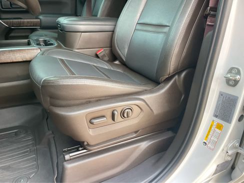 Used 2022 GMC Sierra 2500 Denali w/ Technology Package AWD/4WD image 13