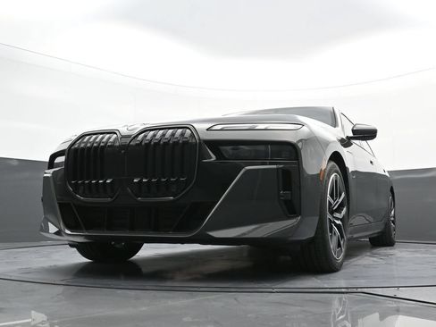 New 2026 BMW 750e xDrive AWD/4WD image 25