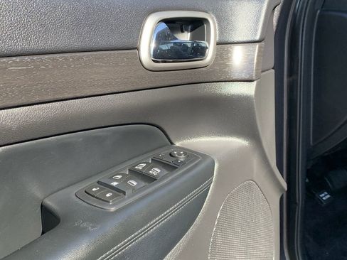 Used 2017 Jeep Grand Cherokee Altitude AWD/4WD image 15