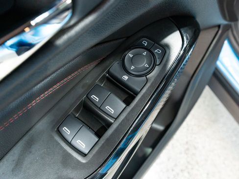 Used 2025 Chevrolet Trax RS FWD image 14