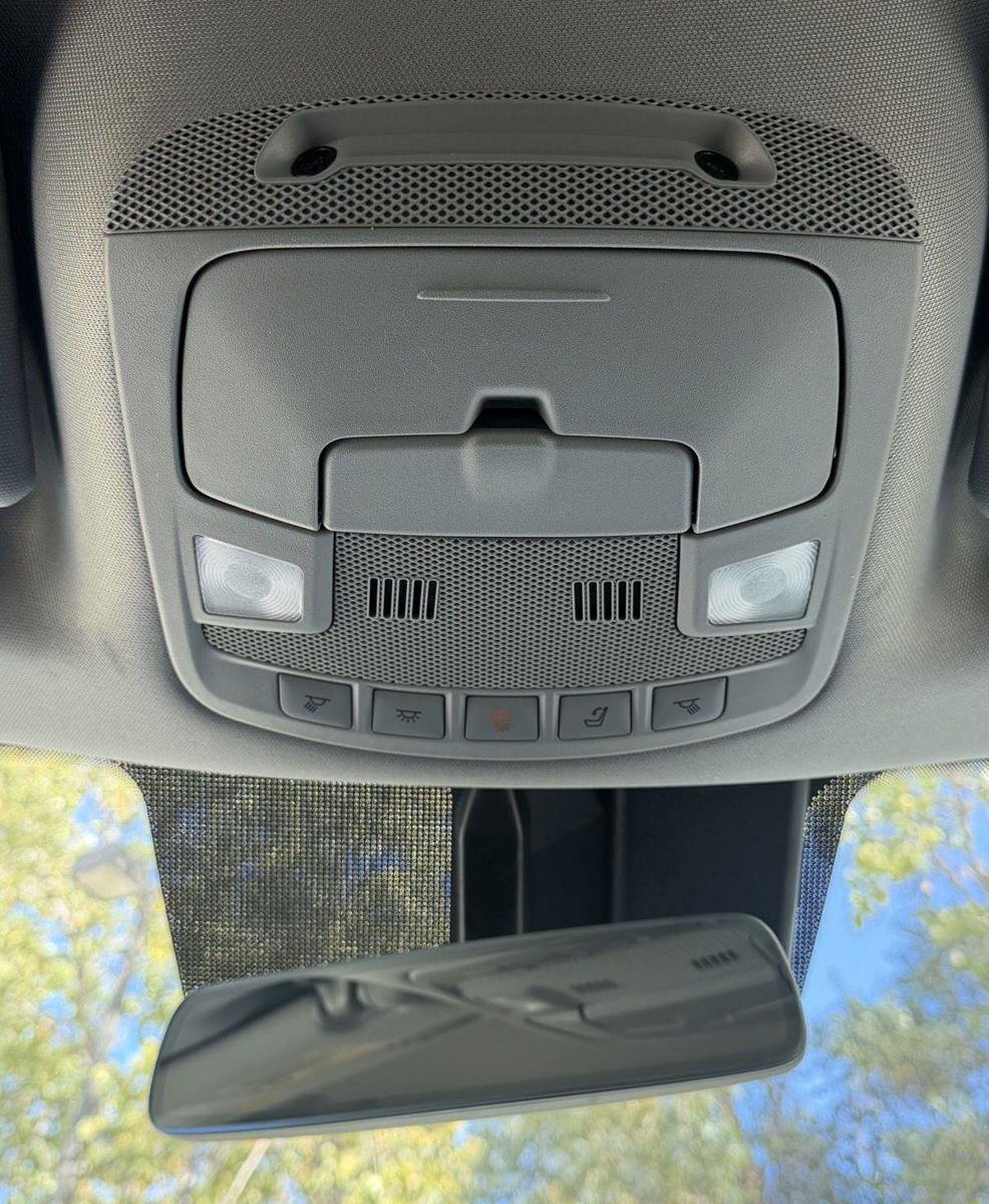 Used 2019 Lincoln Navigator L Select w/ Cargo Package AWD/4WD image 11