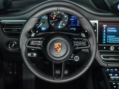 Certified 2026 Porsche Macan AWD/4WD image 16