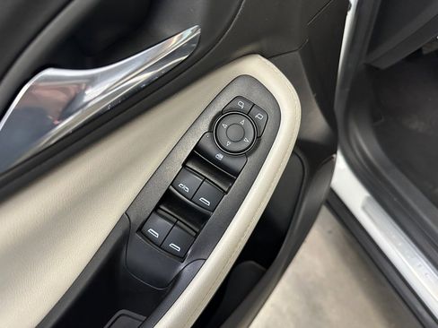 Certified 2023 Buick Encore GX Select image 5