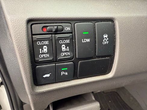 Used 2016 Honda Odyssey Touring image 19