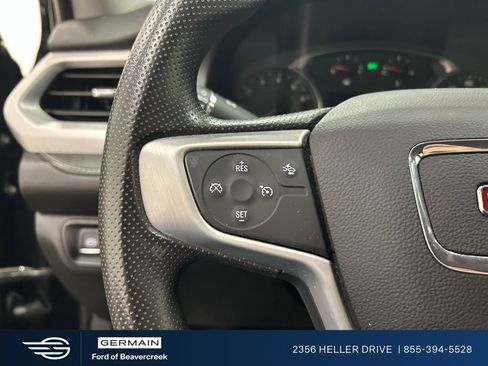 Used 2023 GMC Acadia SLE image 21