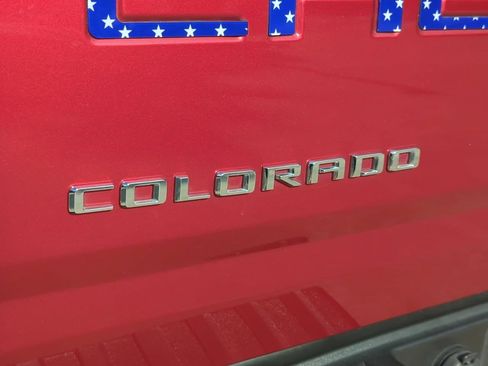 Used 2021 Chevrolet Colorado LT w/ LT Convenience Package AWD/4WD image 5